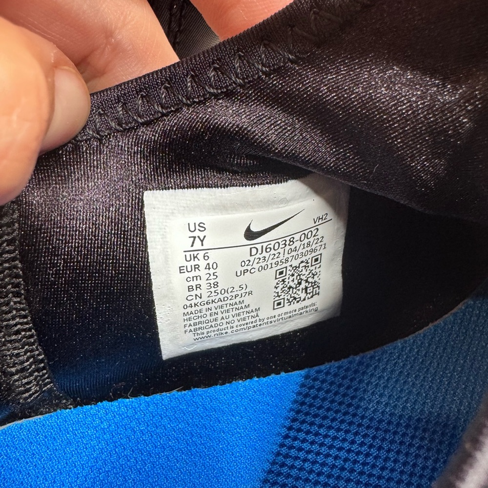 NEW Nike Flex Runner 2 Kids Black and White Sneakers Youth 7 /Womens 8.5 - Picture 6 of 7